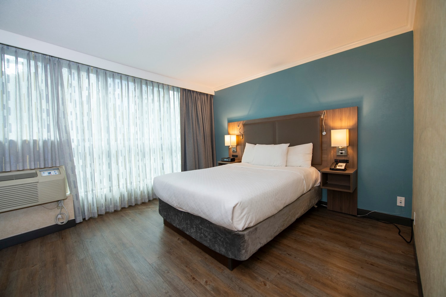One Queen Bed — Grand Park Hotel Downtown Vancouver