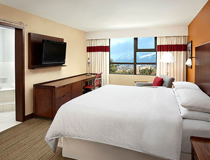 Premium Corner King — Grand Park Vancouver Airport Hotel